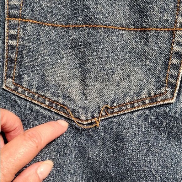 Vintage Bermuda Jean Shorts - Size 32 - Picture 3 of 5